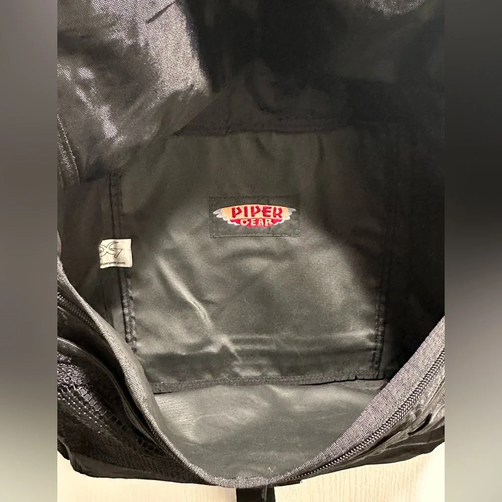 Piper Gear Black Messenger / Laptop Bag, Easily Fits 15